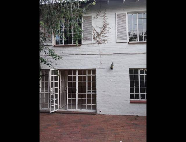 3 BEDROOM PROPERTY TO RENT IN SANDTON CENTRAL